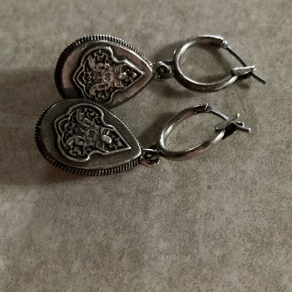 Teardrop red/orange stone earrings - Picture 3 of 5